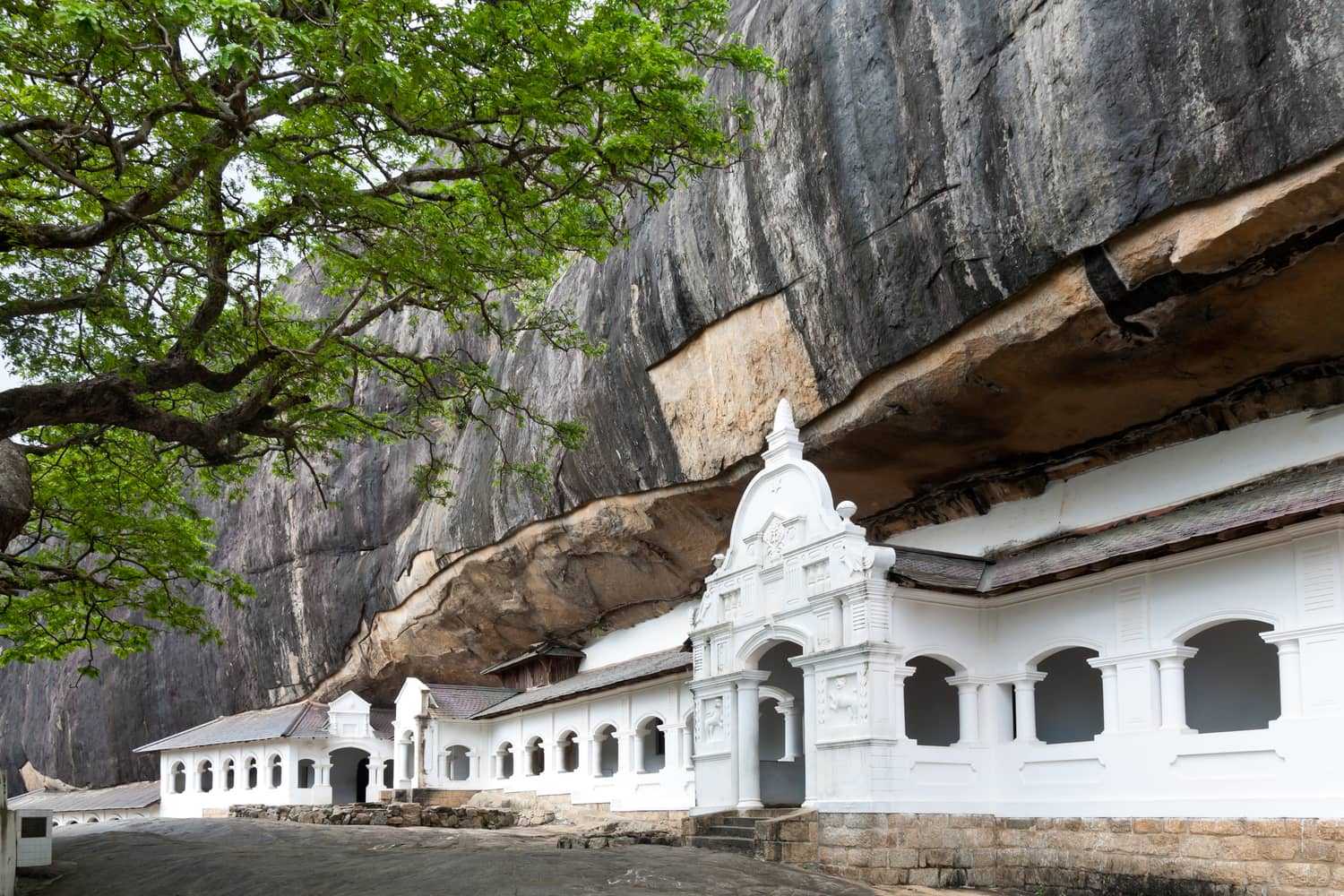 dambulla cave temple